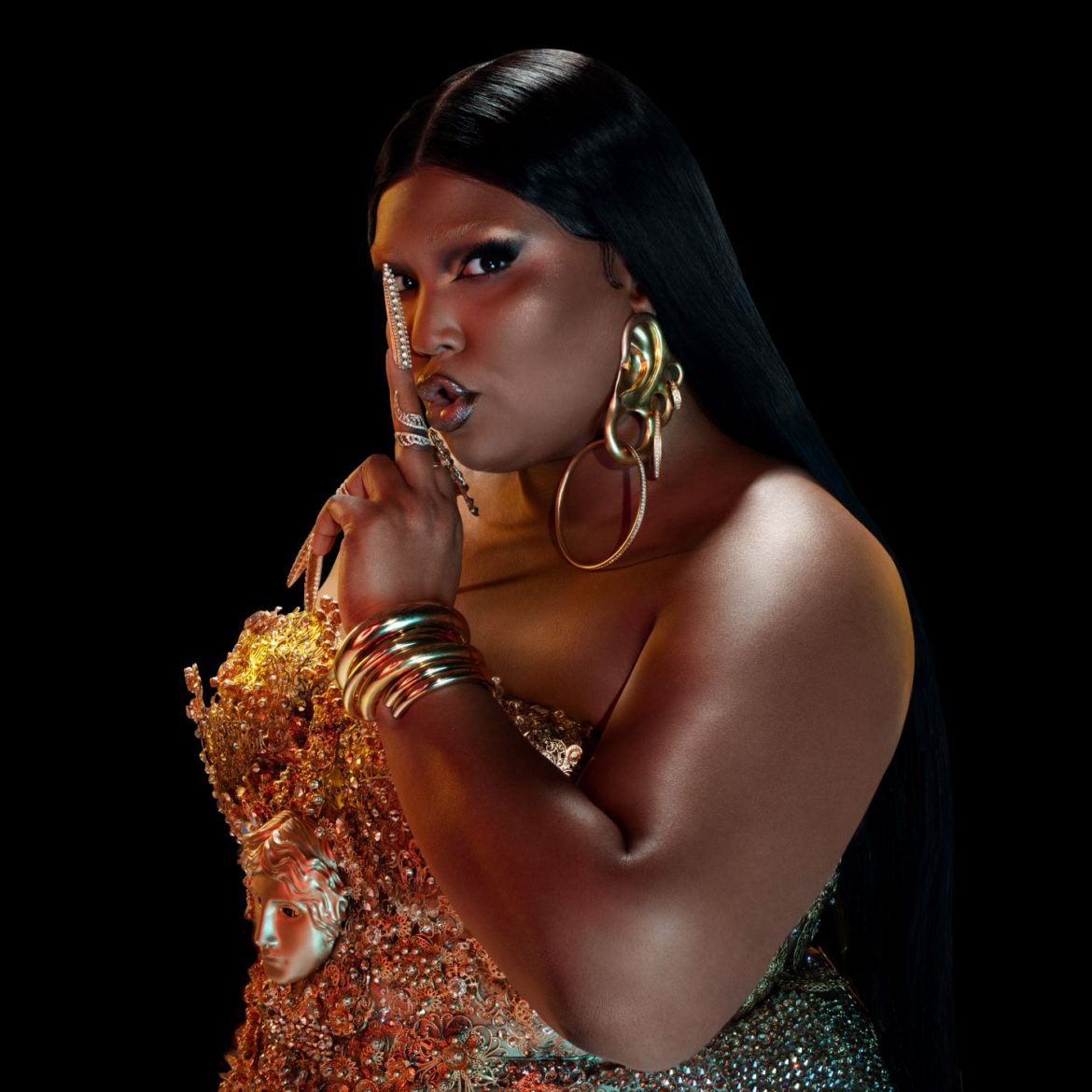 LIZZO ANNOUNCES HER HIGHLY-ANTICIPATED RETURN